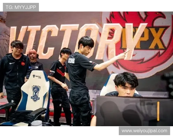 和平精英热议FPX战队灵活性引发的战术争论与分析