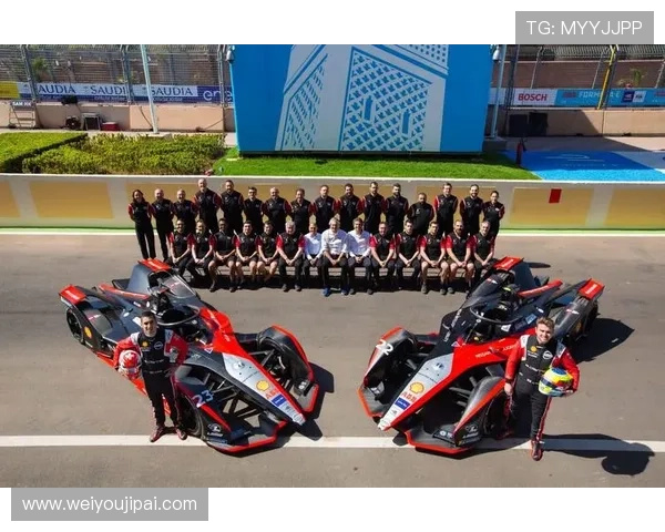 成都羽毛球队在洲际杯积分榜上以54分稳居第一名展现强劲实力