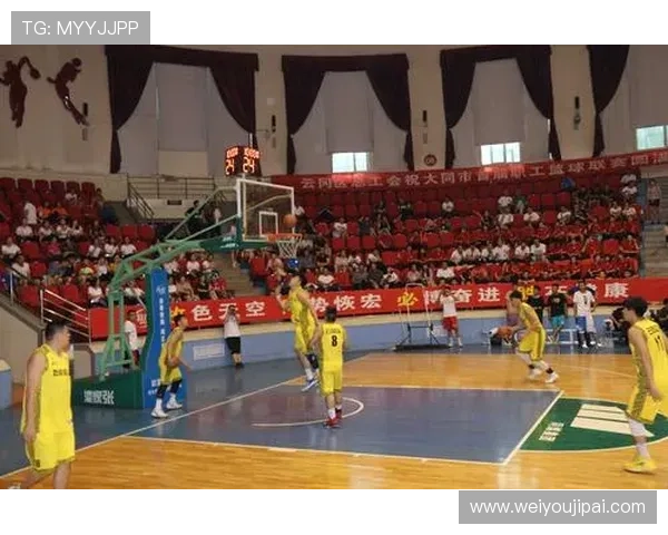 成都篮球队以54分领跑大师赛积分榜展现强劲实力与团队合作精神 成都篮球队以54分领跑大师赛积分榜展现强劲实力与团队合作精神